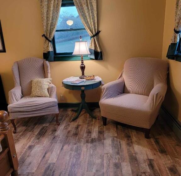 Moonlight Manor Bed And Breakfast