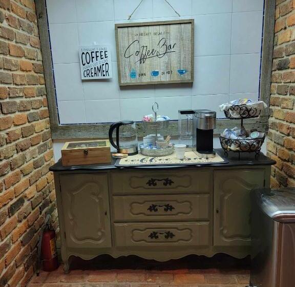 Moonlight Manor Bed And Breakfast