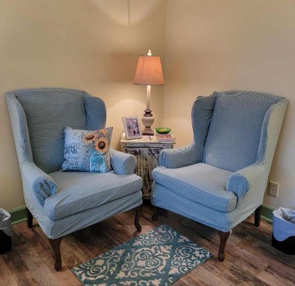 Moonlight Manor Bed And Breakfast