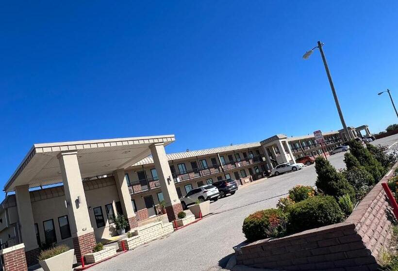 فندق على الطريق 81 El Reno