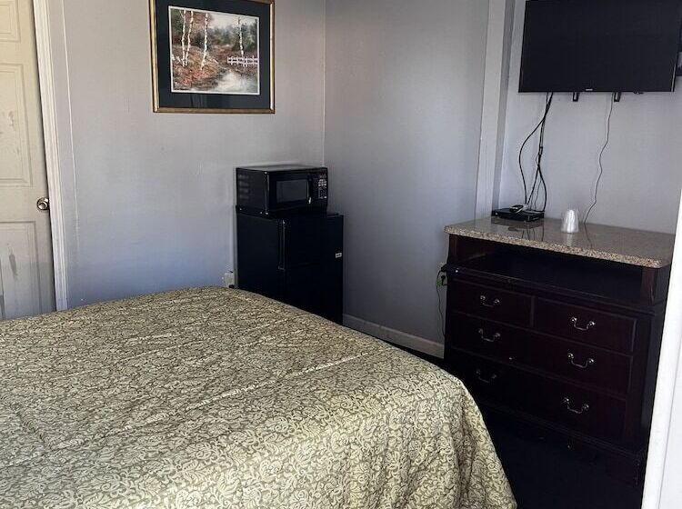 فندق على الطريق Grand Howell Inn