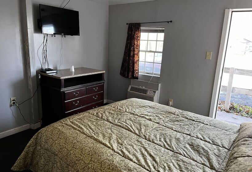 فندق على الطريق Grand Howell Inn