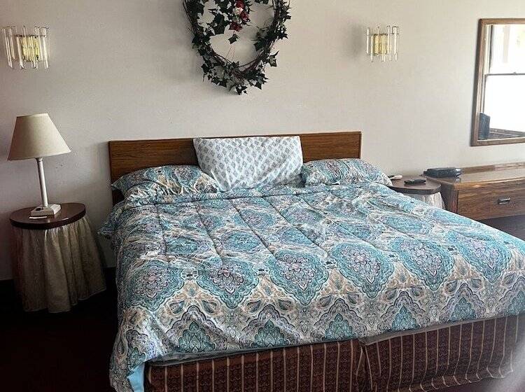 فندق على الطريق Grand Howell Inn