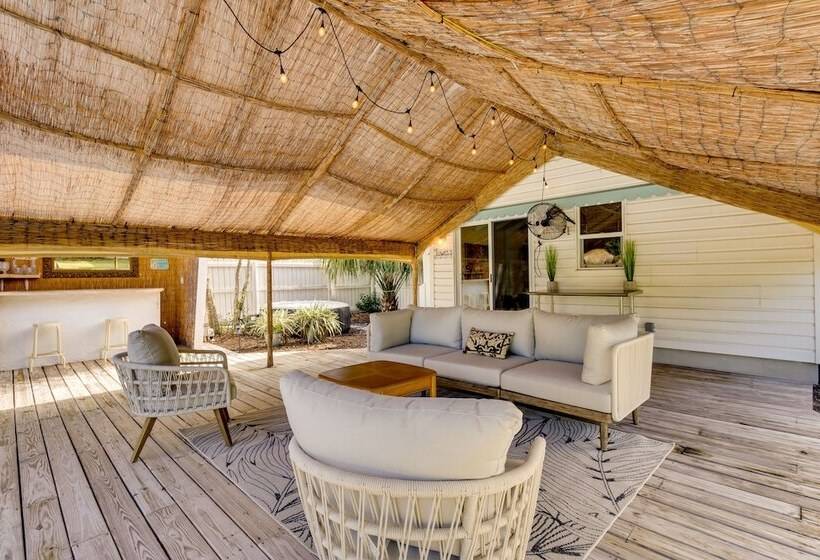 Mount Dora Home: Private Pool, Spa & Tropical Bar!