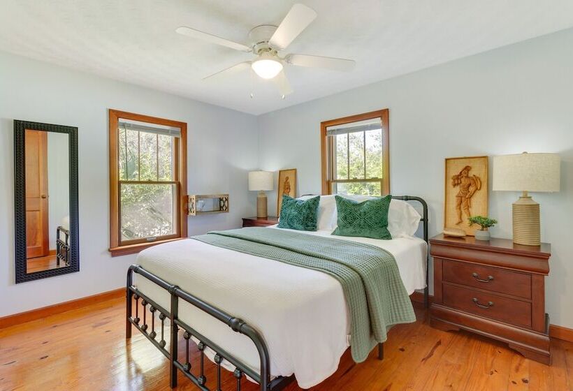 Mount Dora Home: Private Pool, Spa & Tropical Bar!