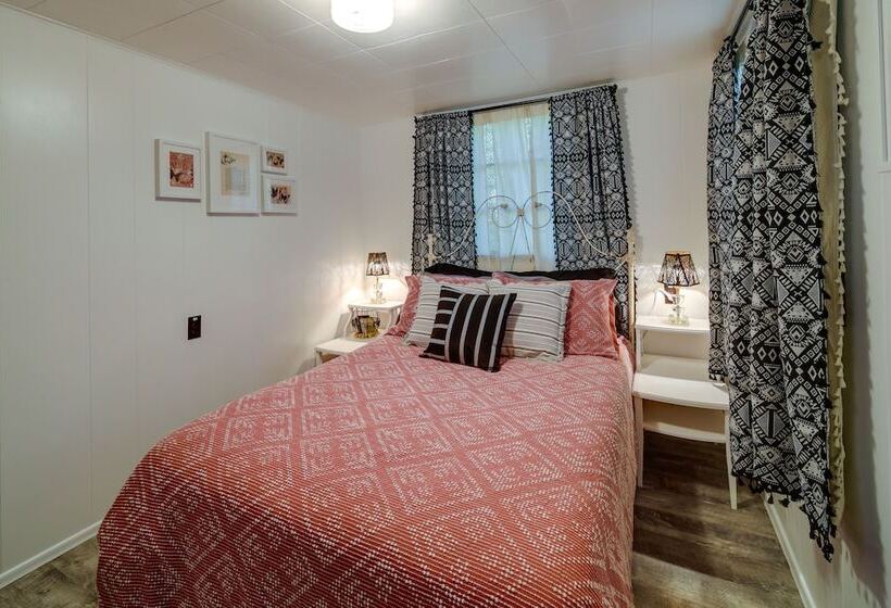 Newport Cabin On Diamond Lake W/ Private Boat Dock