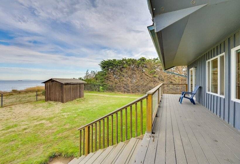 Oceanfront Port Angeles Home W/ Mountain View!