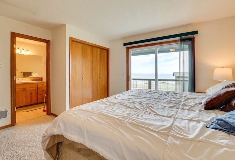 Oceanfront Port Angeles Home W/ Mountain View!