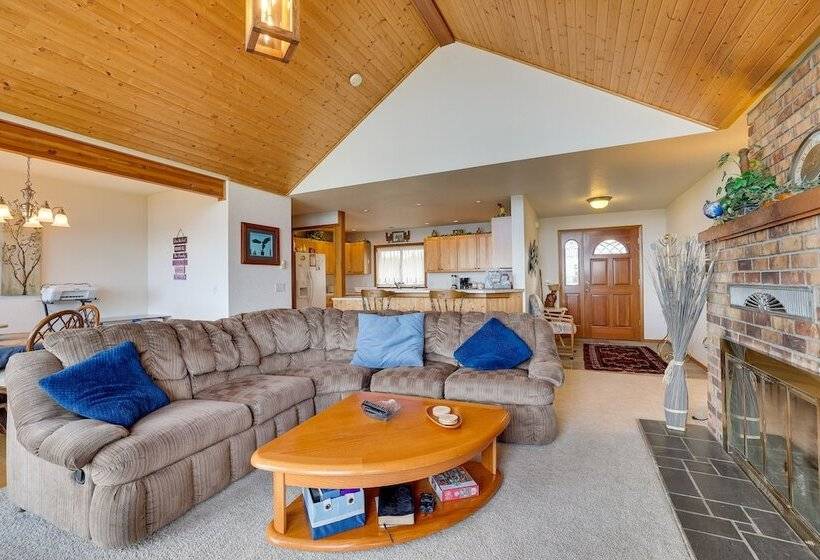 Oceanfront Port Angeles Home W/ Mountain View!