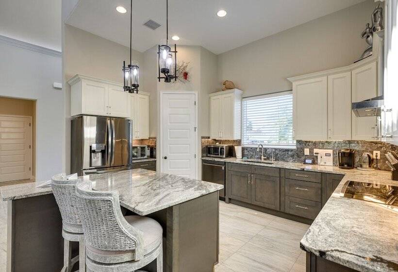 Palm Coast Paradise: Pool, Spa & Outdoor Kitchen