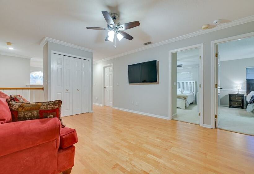 Palm Harbor Vacation Rental: 7 Mi To Beach!