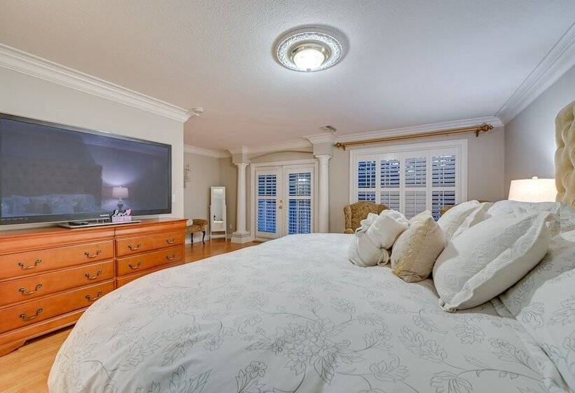 Palm Harbor Vacation Rental: 7 Mi To Beach!