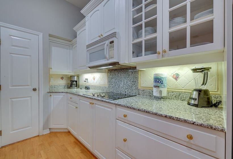 Palm Harbor Vacation Rental: 7 Mi To Beach!