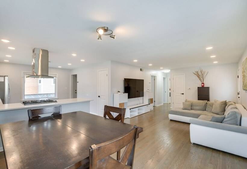 Park Ridge Vacation Rental: 17 Mi To Chicago