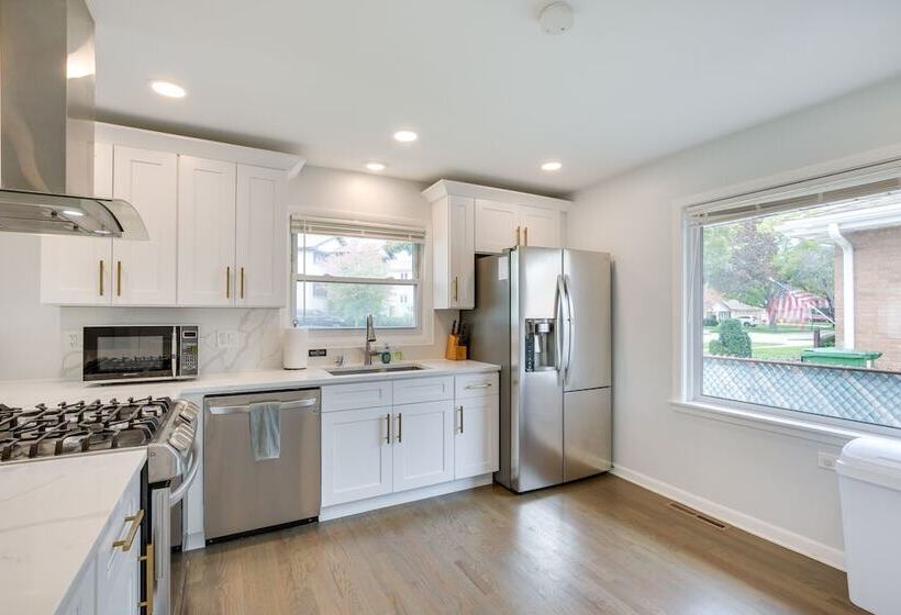 Park Ridge Vacation Rental: 17 Mi To Chicago