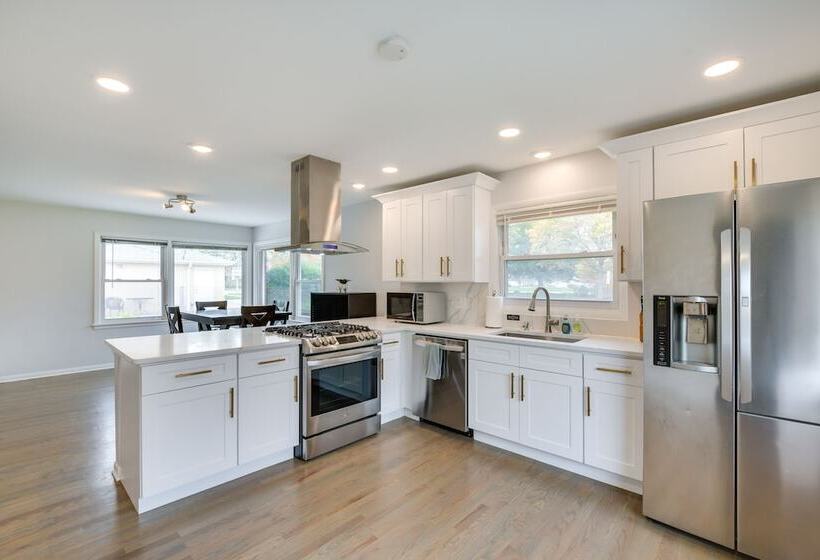 Park Ridge Vacation Rental: 17 Mi To Chicago