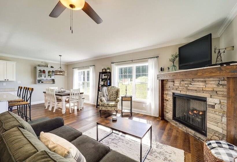 Peaceful Butler Hideaway At The Pond