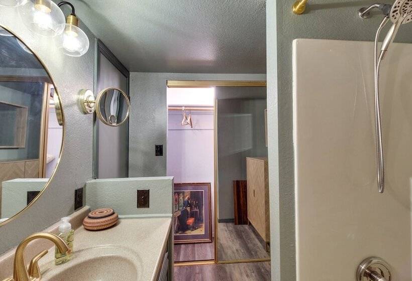 Peaceful Pinetop Hideaway W/ Yard Dog Friendly!