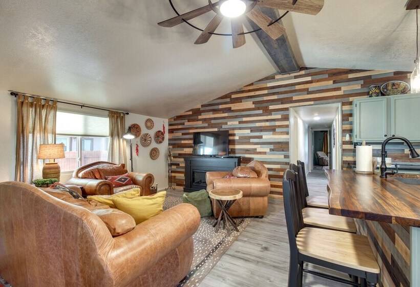 Peaceful Pinetop Hideaway W/ Yard Dog Friendly!