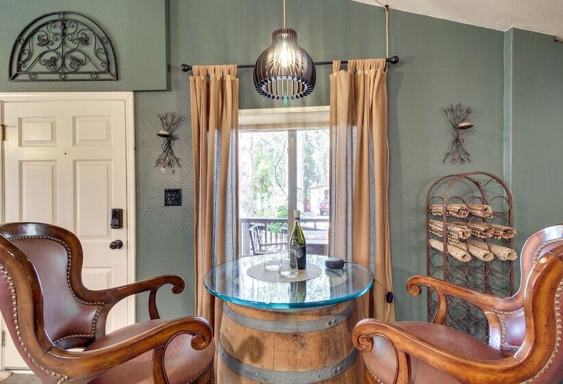 Peaceful Pinetop Hideaway W/ Yard Dog Friendly!