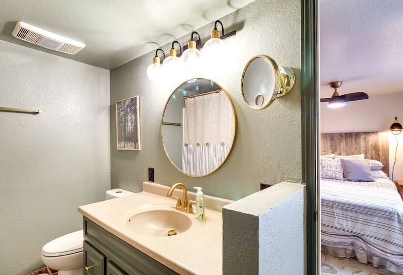 Peaceful Pinetop Hideaway W/ Yard Dog Friendly!