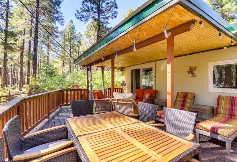 Peaceful Pinetop Hideaway W/ Yard Dog Friendly!