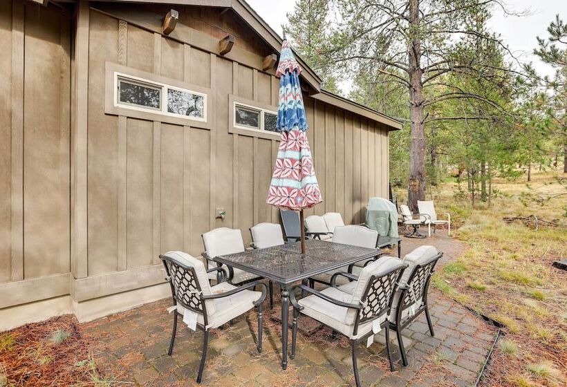 Private Pool & Hot Tub: Sunriver Retreat!