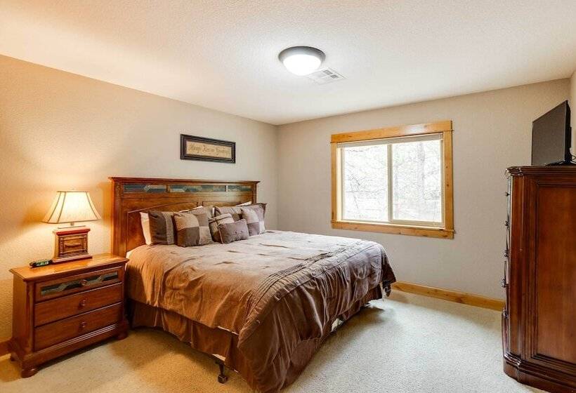 Private Pool & Hot Tub: Sunriver Retreat!