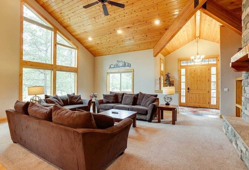 Private Pool & Hot Tub: Sunriver Retreat!