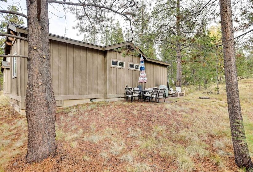 Private Pool & Hot Tub: Sunriver Retreat!