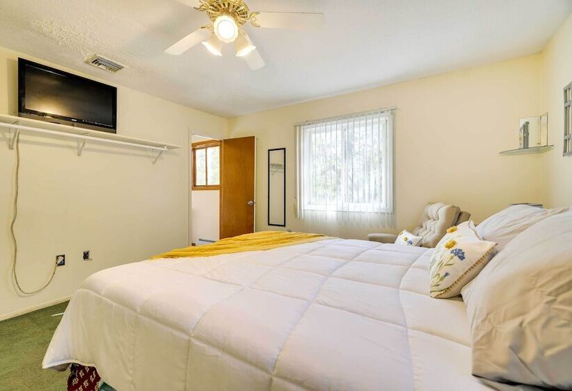 Tobyhanna Abode W/ Golf & Pool Access!