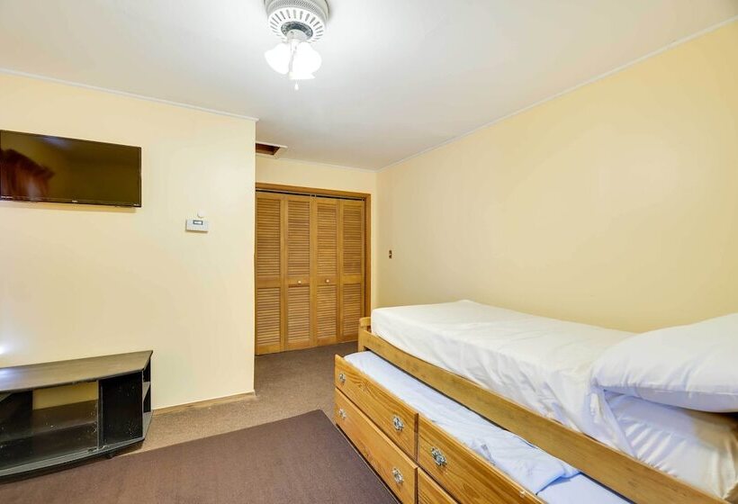 Tobyhanna Abode W/ Golf & Pool Access!