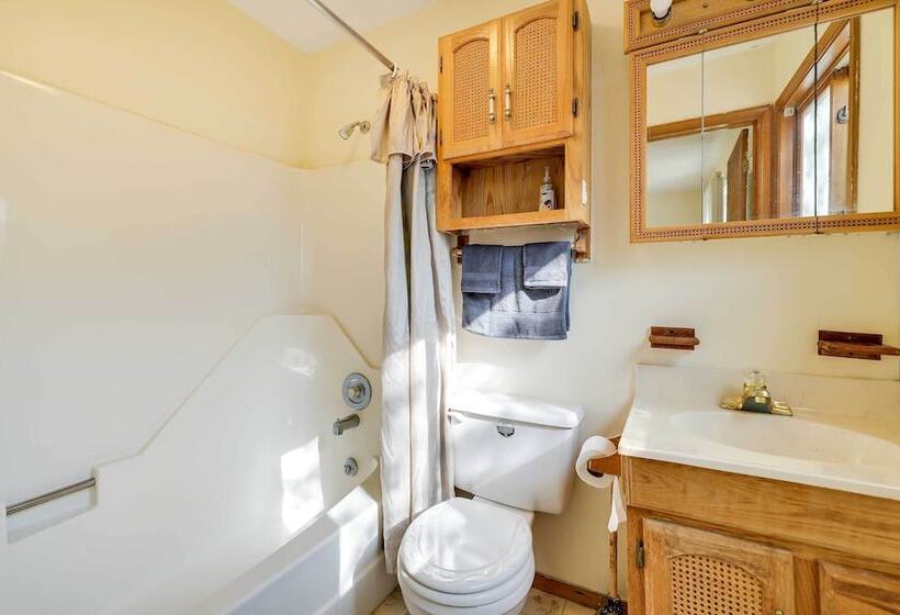 Tobyhanna Abode W/ Golf & Pool Access!