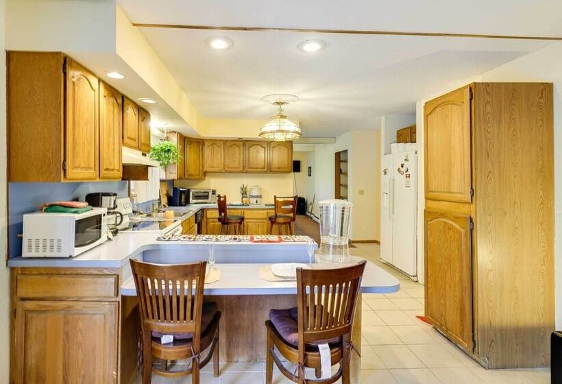 Tobyhanna Abode W/ Golf & Pool Access!