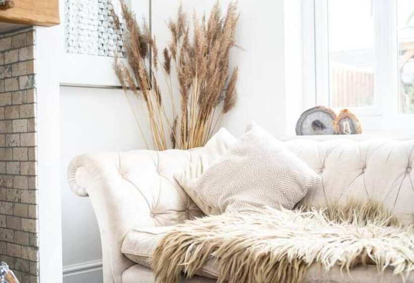 ペンション 4 Bed House Sleep 10 Parking Hottub Wifi