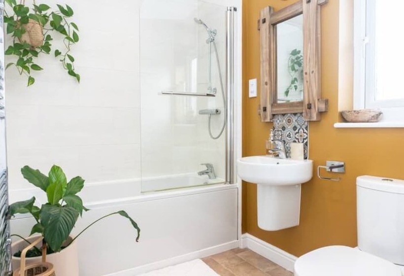 ペンション 4 Bed House Sleep 10 Parking Hottub Wifi