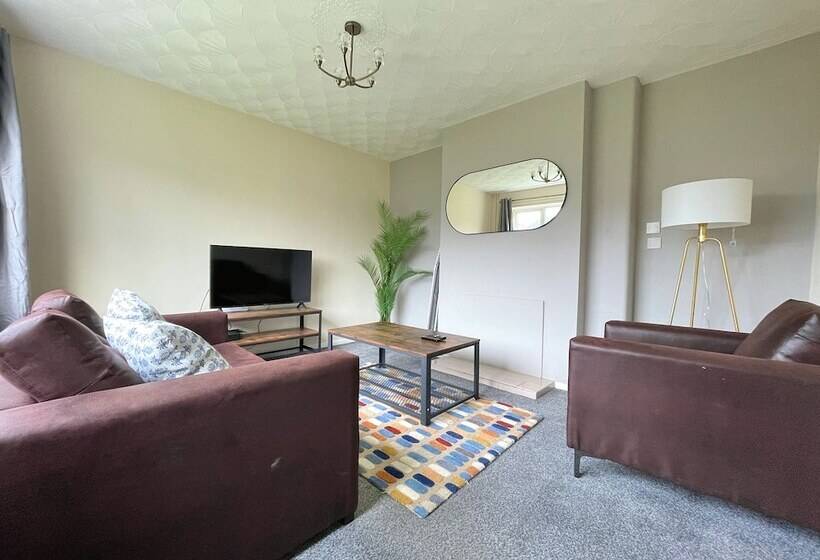 ペンション 6 Person Spacious Home With Garden