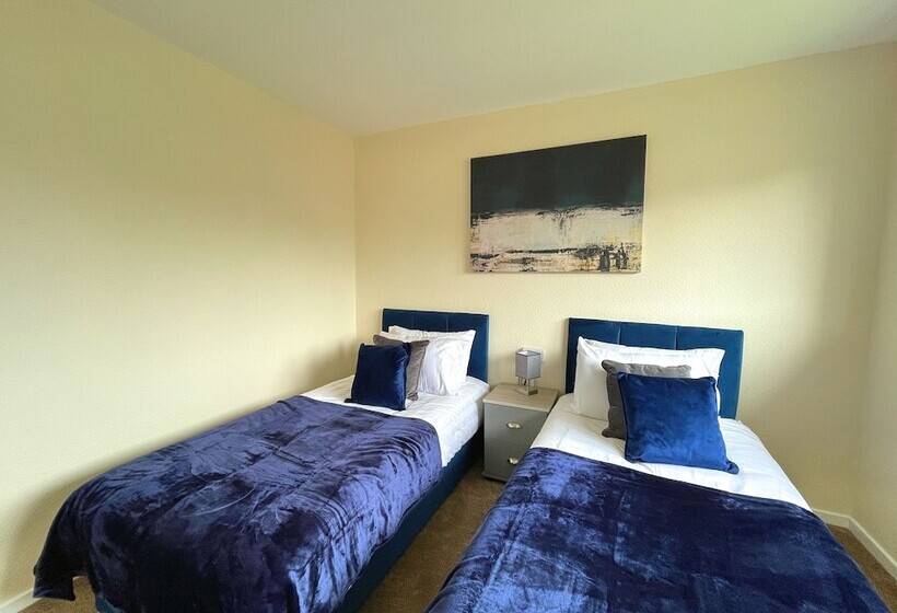 ペンション 6 Person Spacious Home With Garden