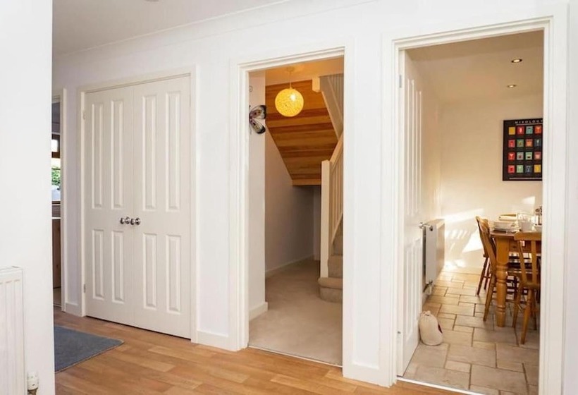 بنسيون Innsworth House