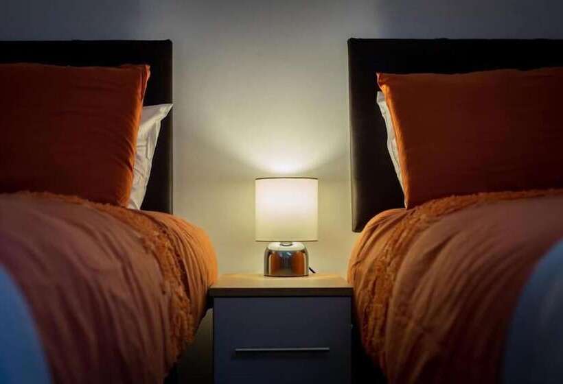 بنسيون Innsworth House