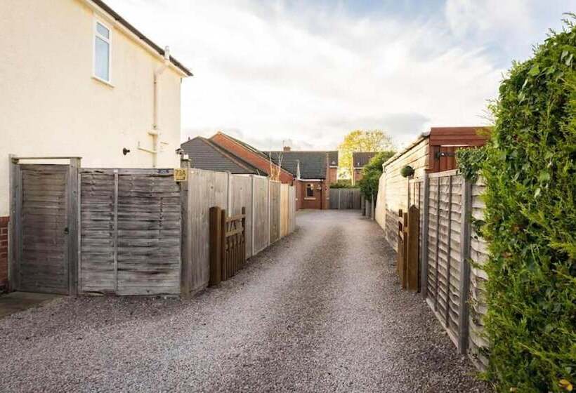 بنسيون Innsworth House