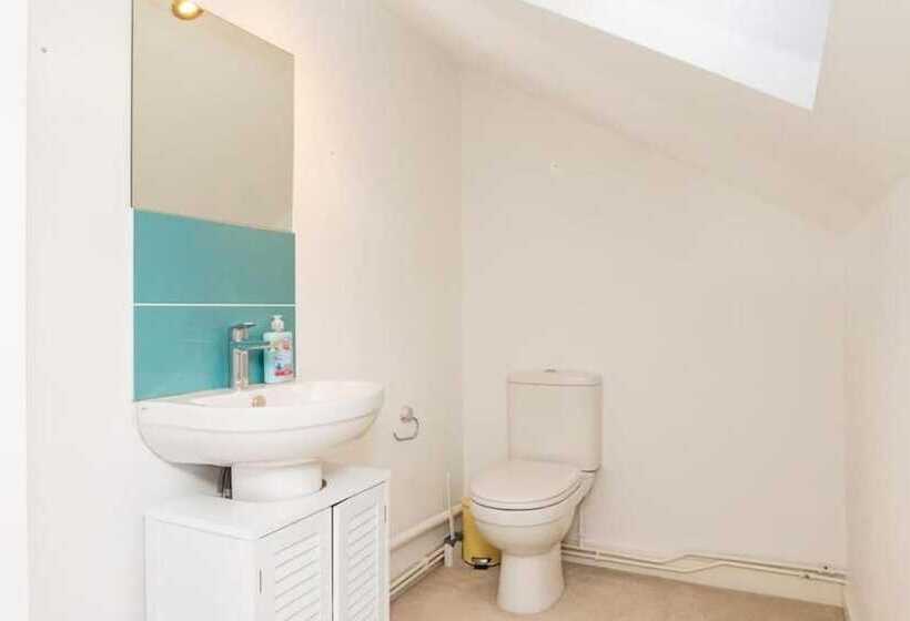 بنسيون Innsworth House