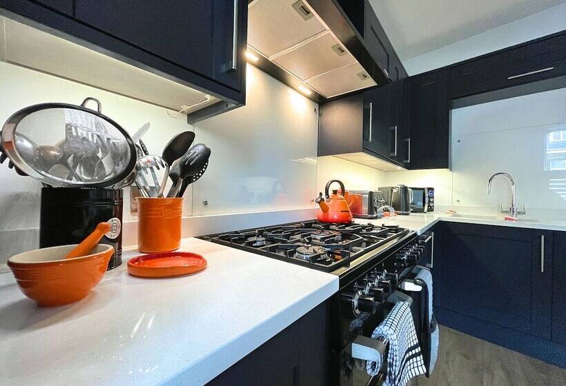 ペンション Lovely Comfortable 3br Property