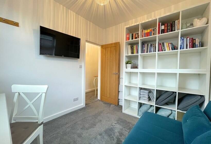 ペンション Lovely Comfortable 3br Property