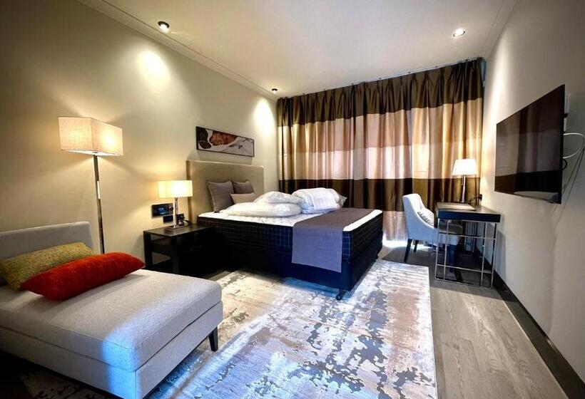 פנסיון Platinum Rooms