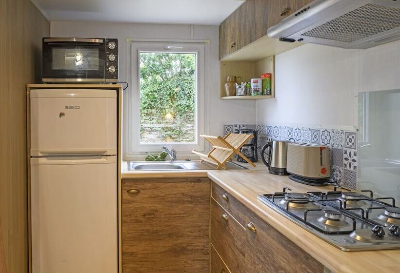 بنسيون Saint Coulitz