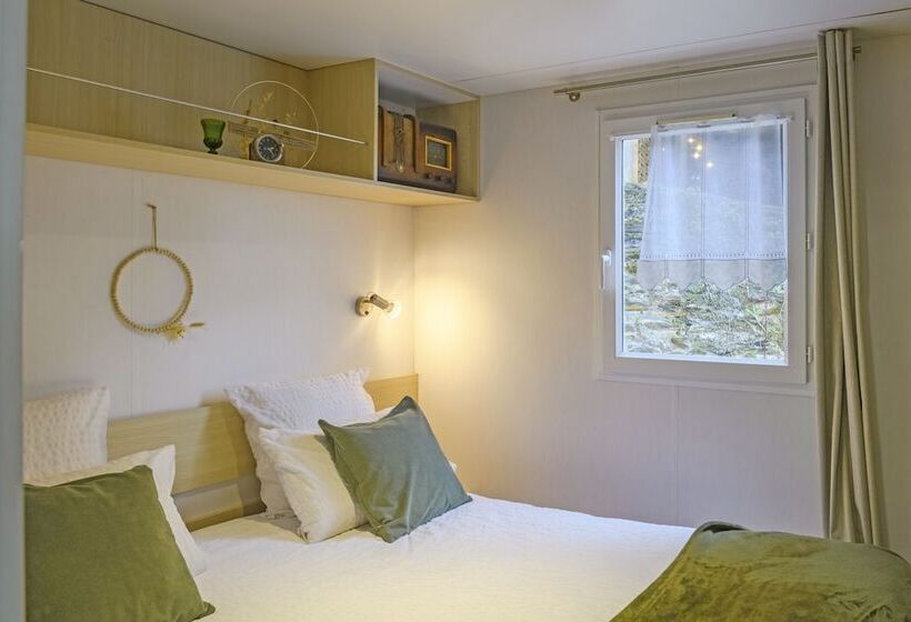 بنسيون Saint Coulitz