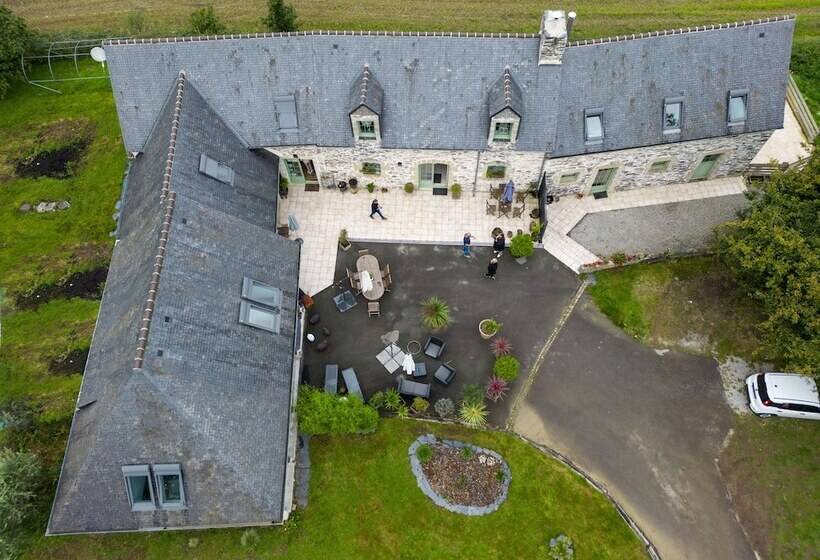 بنسيون Saint Coulitz