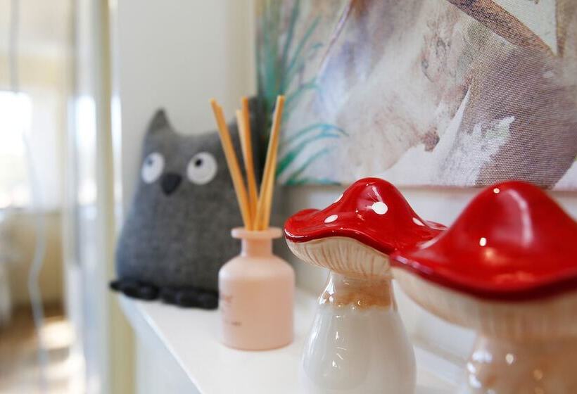 פנסיון Tullys Hut   Walk To Hikes, Waterfalls, Views