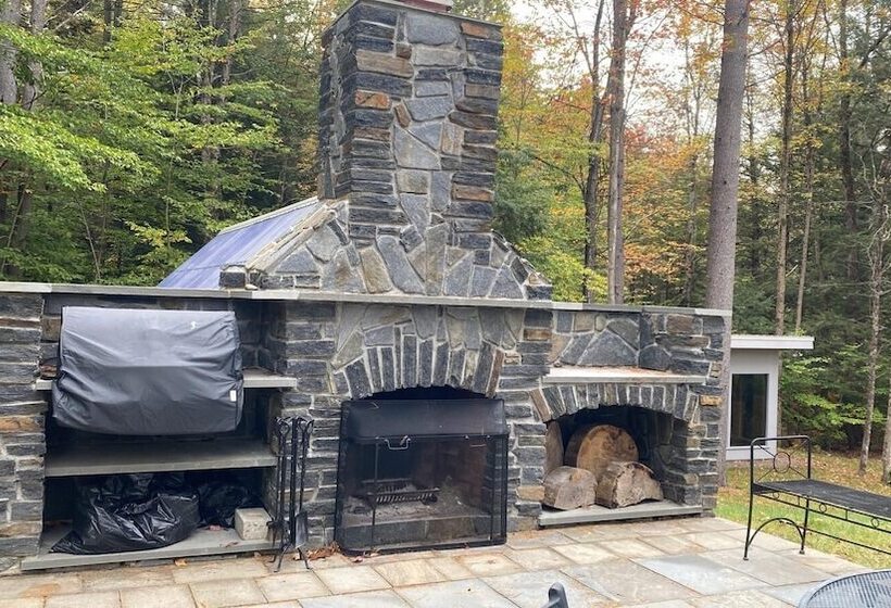 بنسيون Vermont Mirror House